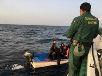 Llega una sexta patera al puerto de Cartagena con 10 inmigrantes a bordo