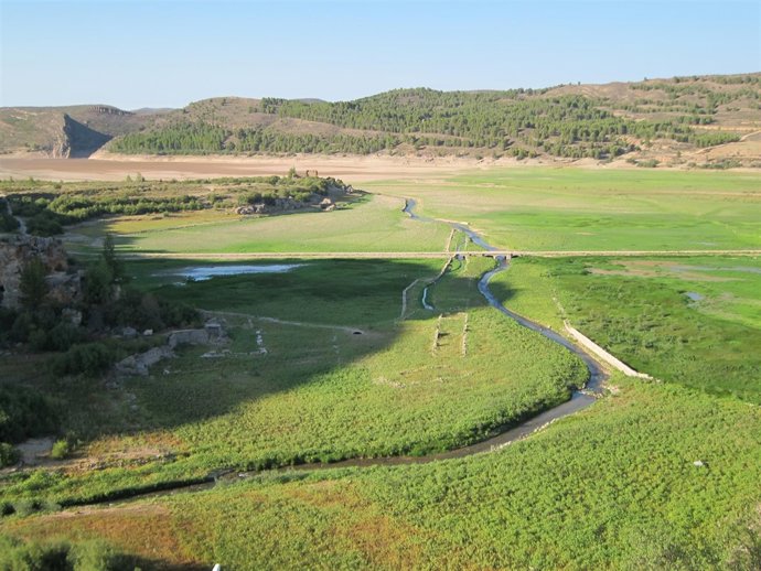 Uno de los pantanos de la Cuenca del Ebro             