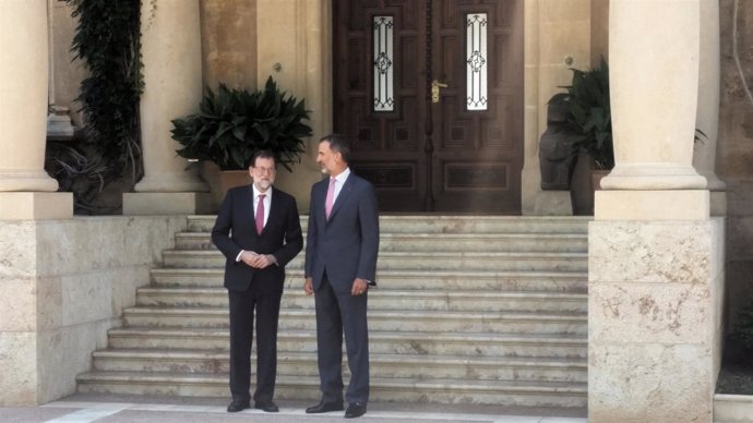 Rajoy Se Reúne Con El Rey En Marivent