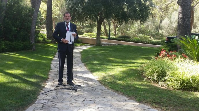 Rajoy Atiende A Los Medios En Palma