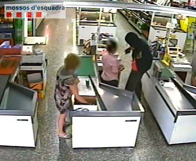 Robo con intimidación en un supermercado de Segur de Calafell