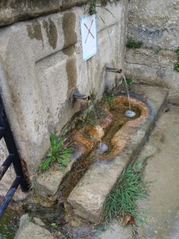 Fuente de aguas duras en Fonzaleche (La Rioja)