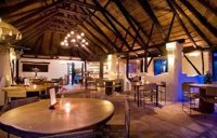 Los seis heridos ingresados por el incendio del hotel de Tarifa continúan graves