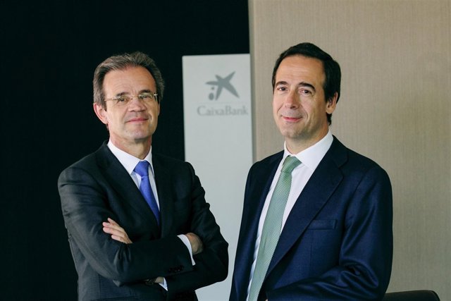 El president de CaixaBank, Jordi Gual, i el conseller delegat Gonzalo Gortázar