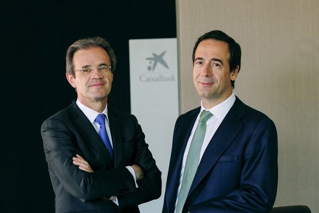 El president de CaixaBank, Jordi Gual, i el conseller delegat Gonzalo Gortázar