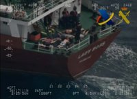 Trece detenidos con 18 toneladas de hachís en un buque mercante frente a la costa de Almería