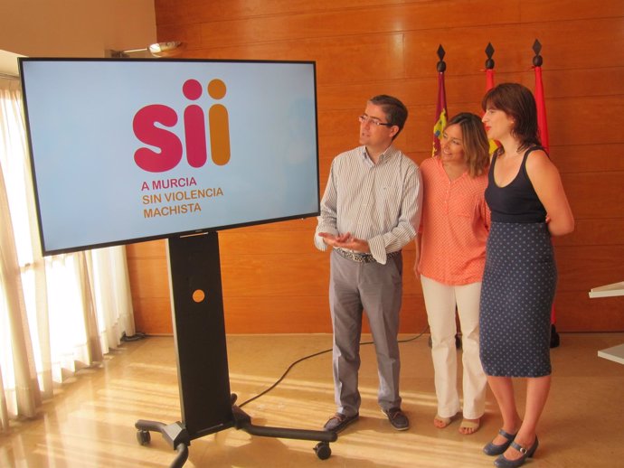 Jesús Pacheco junto a Conchita Ruiz en la presentación de la campaña