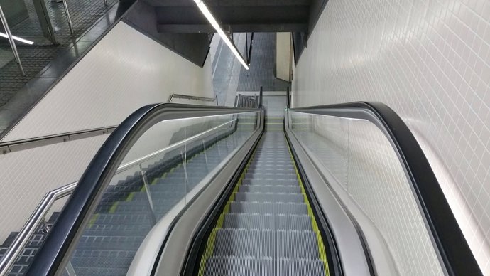 Remodelación de las escaleras de la estación Terrassa Rambla de FGC