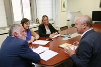 Gobierno colaborará en Reinosa en recambio del césped del campo de fútbol y en arreglos en la 'Casuca Ascensión'