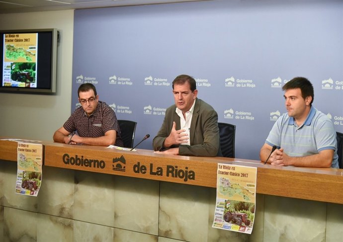 Gallo, Nagore y Echapestro, en la presentación de 'La Rioja en tractor clásico'