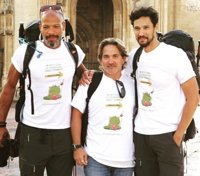 El actor Stany Coppet inicia desde Oviedo el Camino de Santiago por un fin solidario