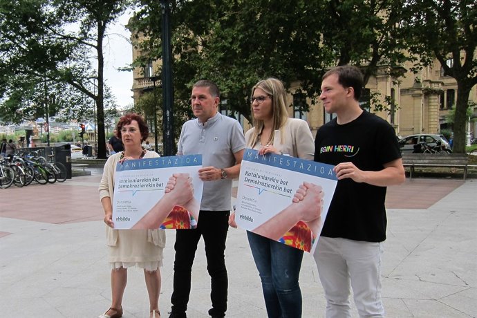 Arnaldo Otegi i representants d'EH Bildu