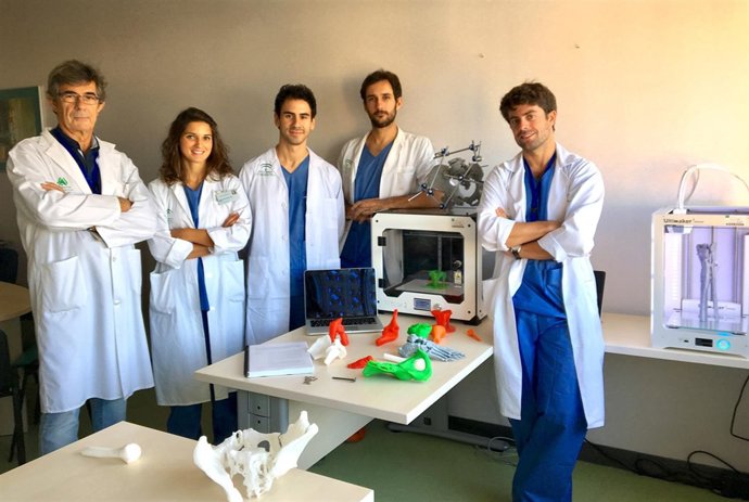 Traumatólogos del Virgen del Rocío que trabajan en el proyecto de impresión 3D 