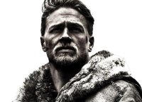 Una nueva entrega de la leyenda del Rey Arturo, 'Emojis' y una comedia italiana sobre corrupción, estrenos de mañana