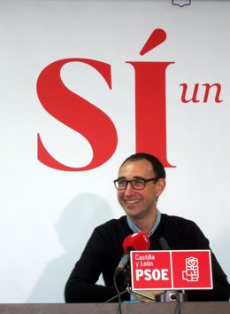 David Serrada en una rueda de prensa en Salamanca