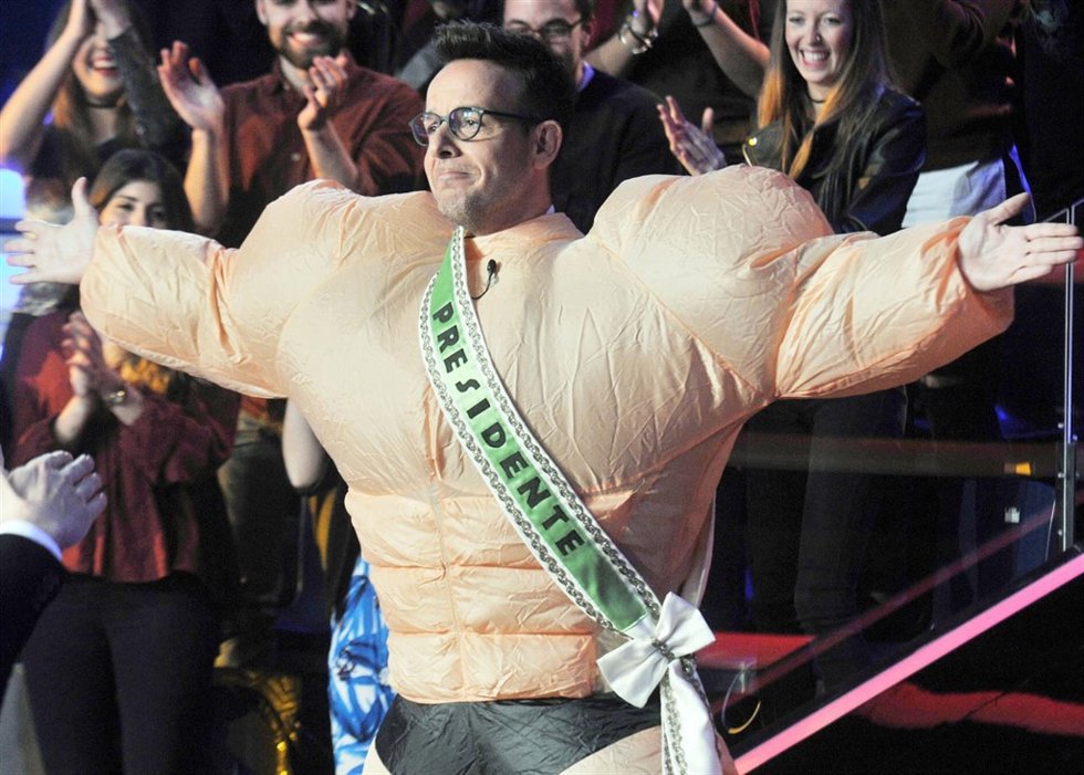 Àngel Llàcer revoluciona las redes imitando las fotos de los famosos