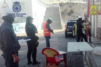 Desmantelados 40 enganches ilegales de luz en el barrio almeriense de Pescadería