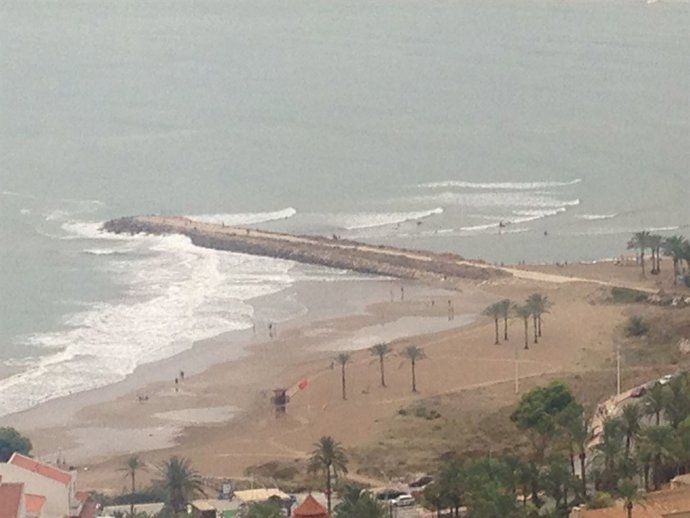 Imagen de la playa de Cullera (Valencia) tras el temporal
