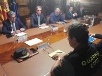 Comienza la reunión del comité de crisis por la huelga en El Prat presidida por De la Serna