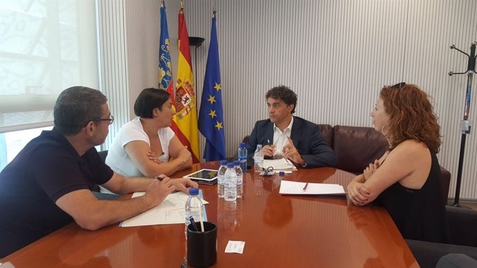 Reunión de Colomer con la Asociación de Guías Oficiales
