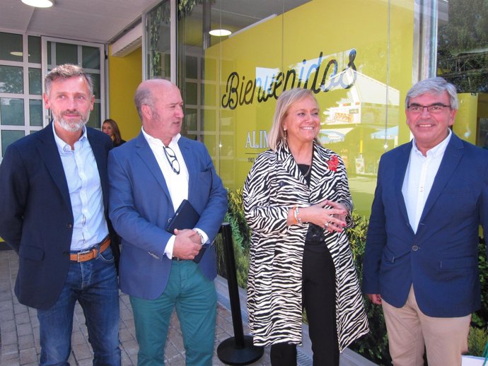 Visita De Mercedes Fernandez A La Fidma