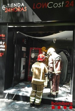 Quatre ferits quan ha explotat un local de màquines expenedores a Tarragona
