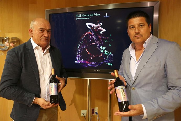 Alcalde de Cómpeta Obdulio y Fran Oblaré noche del vino cómpeta 2017 