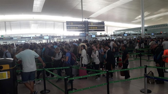 Cues a l'Aeroport del Prat