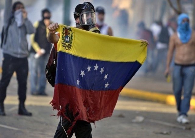 Maduro propone hasta 25 años por delitos de odio