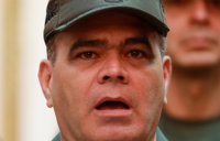 El ministro de Defensa califica de "locura" los comentarios de Trump sobre una "opción militar" en Venezuela