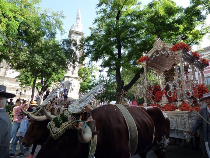 Salida de la hermandad del Rocío de Sevilla