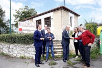 El Gobierno rehabilita la cubierta del edificio multiusos de Ongayo (Suances) y mejora sus accesos