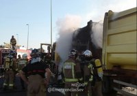 Extinguido un incendio en un camión que circulaba por la carretera SE-30 de Sevilla