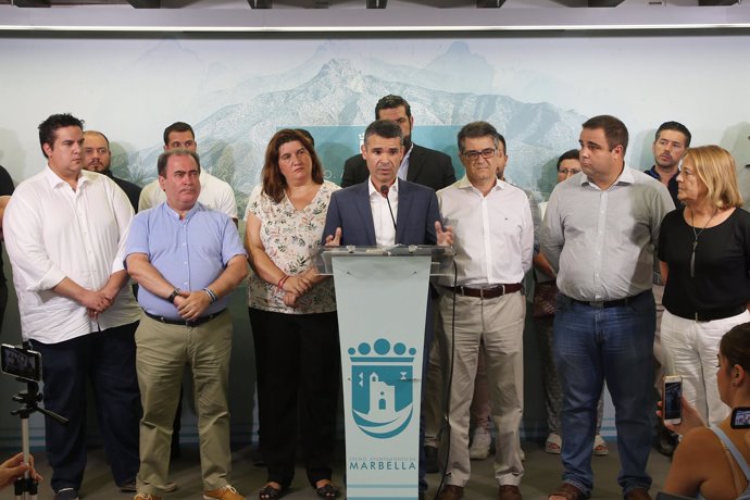 José bernal comparece rueda de prensa todo su equipo de gobierno PSOE marbella