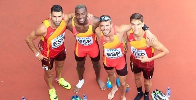 Relevo 4x400 España Óscar Husillos Lucas Búa Darwin Echeverry Samuel García