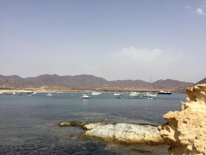 Fondeo en la playa de Genoveses