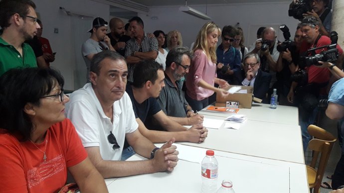 Recompte de la votació de l'assemblea de treballadors d'Eulen al Prat