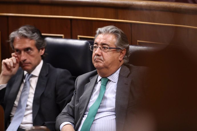 Juan Ignacio Zoido e Iñigo de la Serna en el Congreso