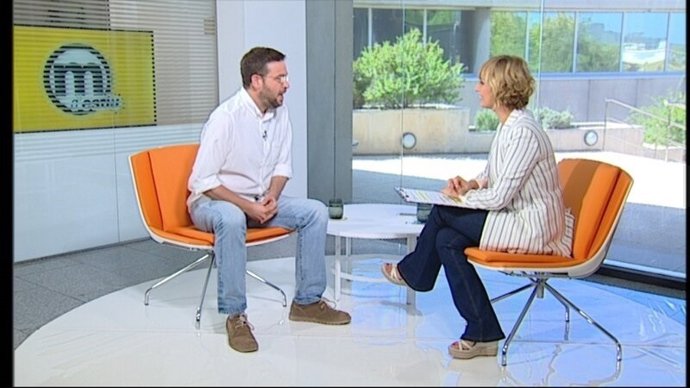 Albano-Dante Fachin (Podem) i la periodista Montse Tió