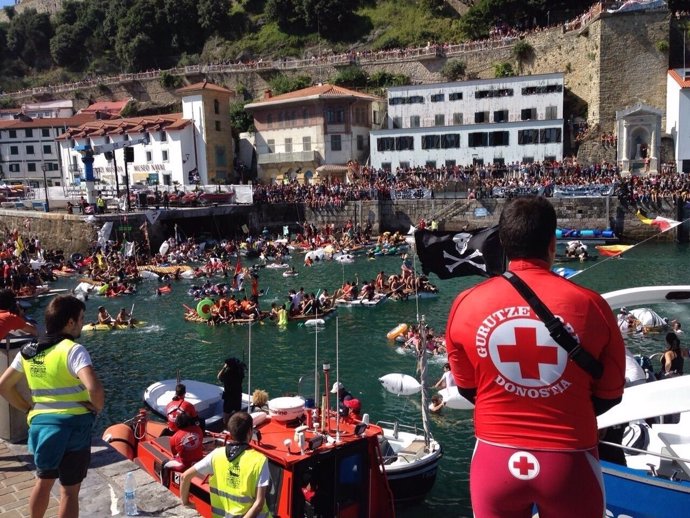 Abordaje de Donostiako Piratak en el puerto