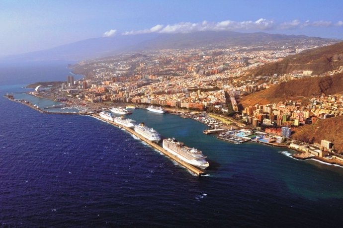 Siete cruceros en el puerto de Santa Cruz de Tenerife