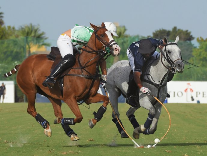 Encuentro entre Ayala y Dubai en el torneo Santa María Polo Club