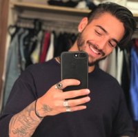 Este es el precio que pagan las fans por conocer a Maluma