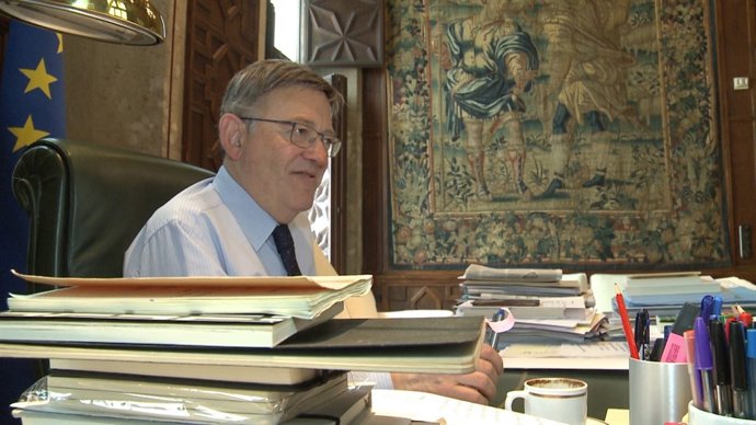 Ximo Puig, en el seu despatx del Palau de la Generalitat, durant l'entrevista