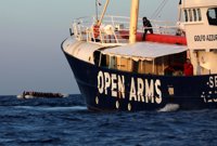 Proactiva Open Arms denuncia que su buque fue "secuestrado" durante dos horas por guardacostas libios