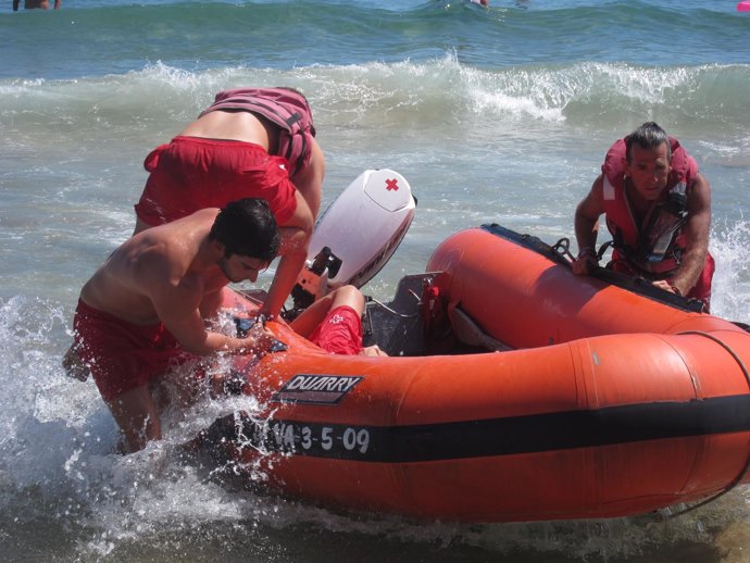 Cruz roja, salvamento, playa