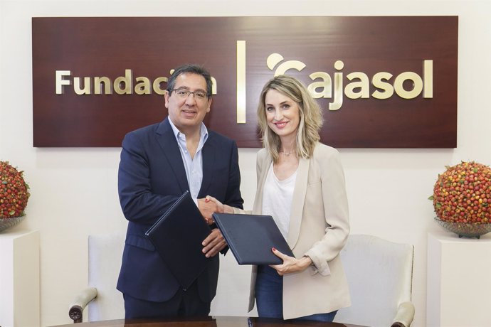 La Fundación Cajasol firma un convenio con la Asociación ELA Andalucía