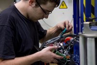 'La Caixa' apoya en Euskadi proyectos de 320 personas en riesgo de exclusión y la creación de 50 microempresas