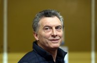 Macri es operado nuevamente de su rodilla derecha