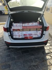 Detenido un conductor por llevar casi 3.500 cajetillas de tabaco de contrabando en el maletero en Cádiz